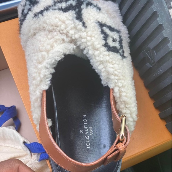 Worn a couple or if times authentic LV furry slides - Picture 2 of 4